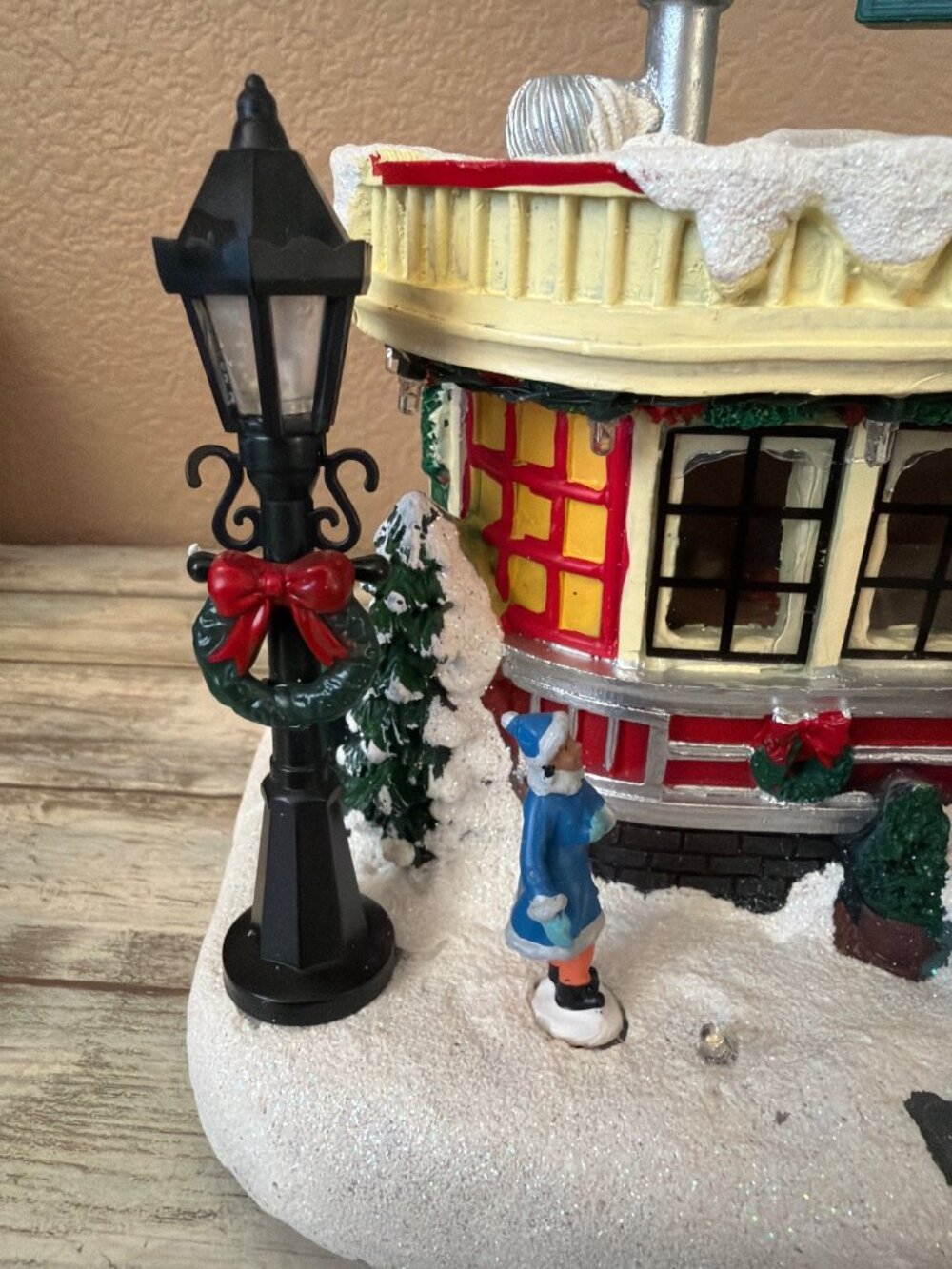 2022 Carole Towne Brighton Burgers Diner 2022 LED Musical Animated Village w/Box - Picture 11 of 17
